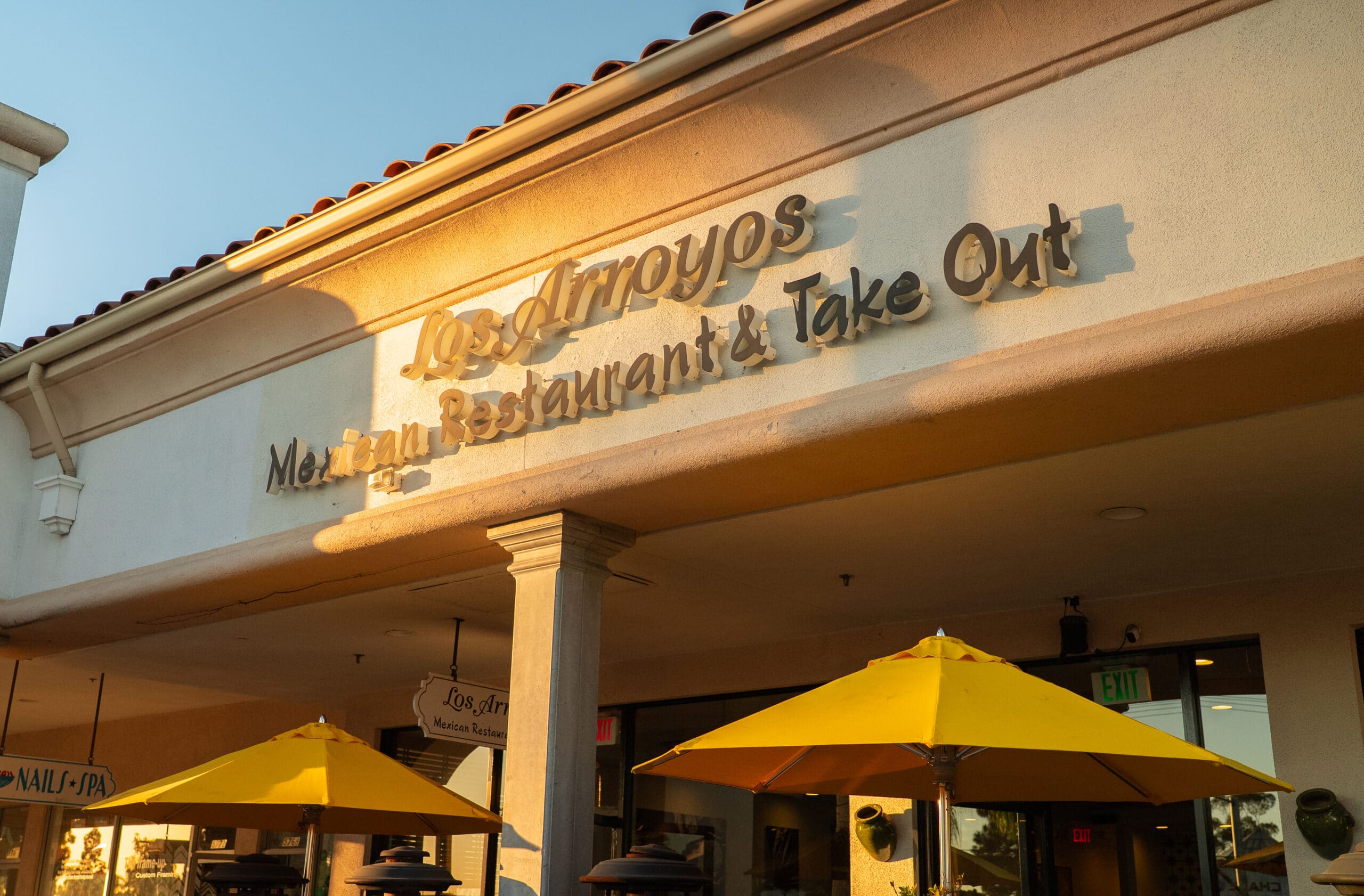 Los Arroyos Goleta dining room