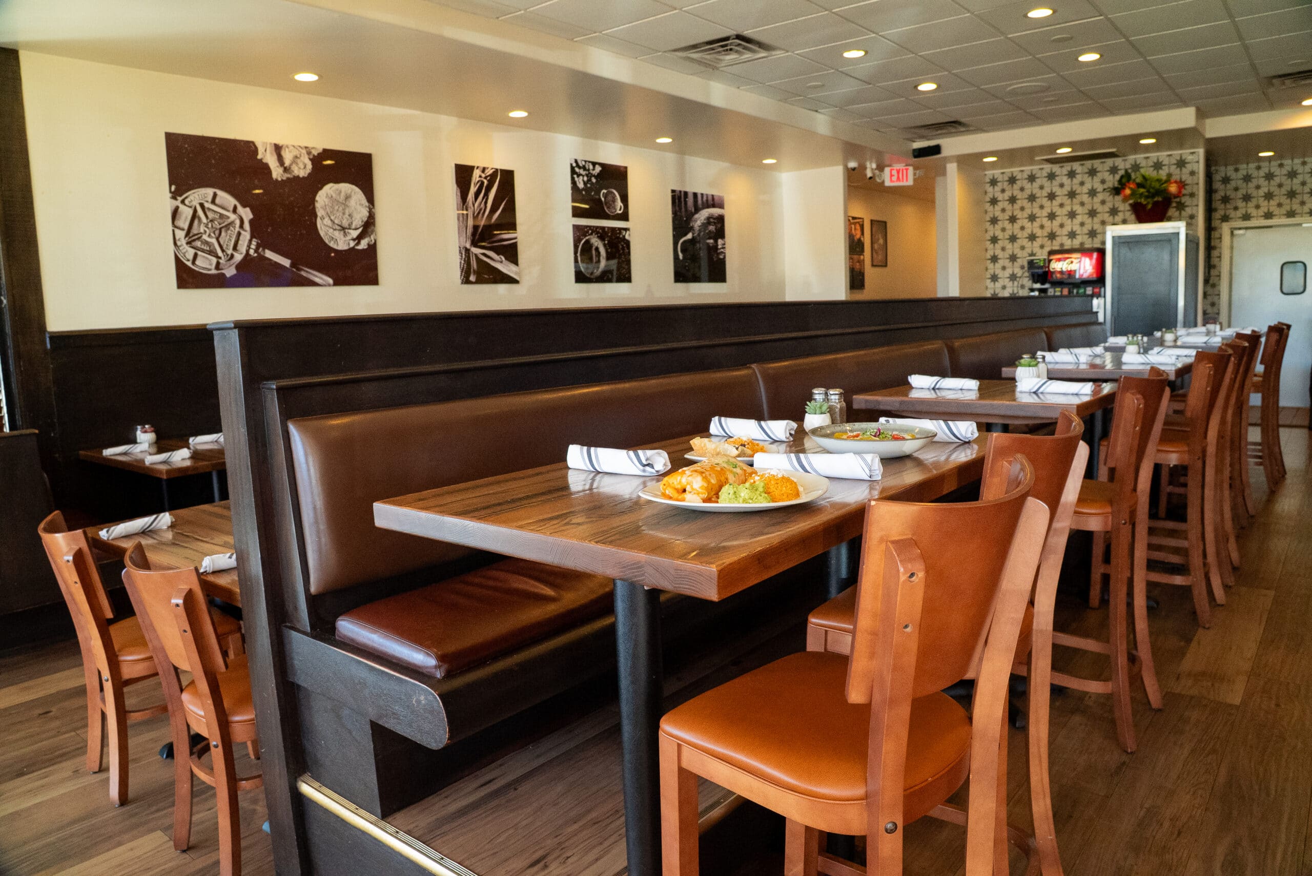 Los Arroyos Goleta dining atmosphere